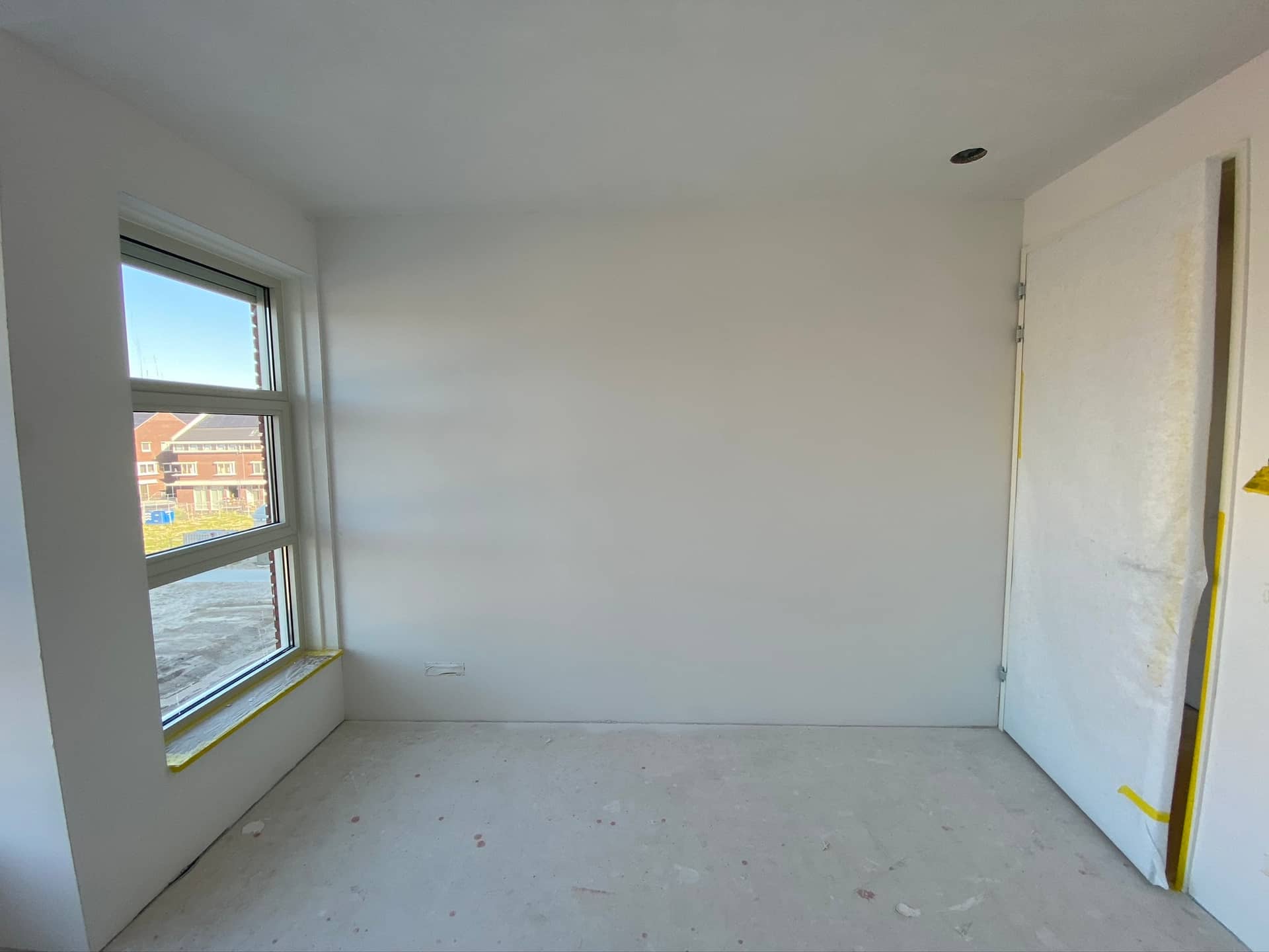 Slaapkamer nieuwbouw sausklaar, klaar voor renovlies
